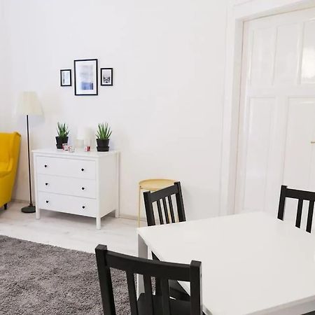 Central 30M2 A/C Apartment, 3 Min From Ny Cafe Budapest Esterno foto