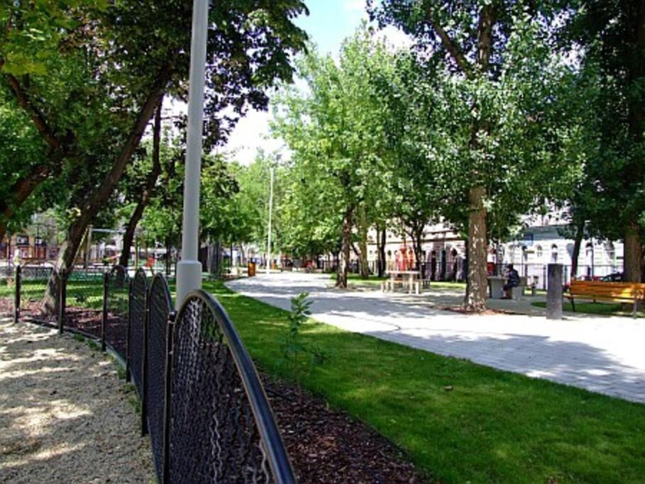 Central 30M2 A/C Apartment, 3 Min From Ny Cafe Budapest Esterno foto